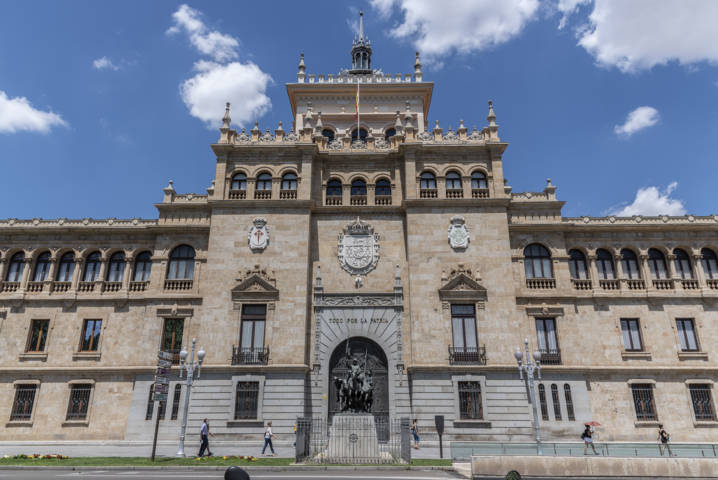12 - Valladolid - ciudad - academia de Caballeria